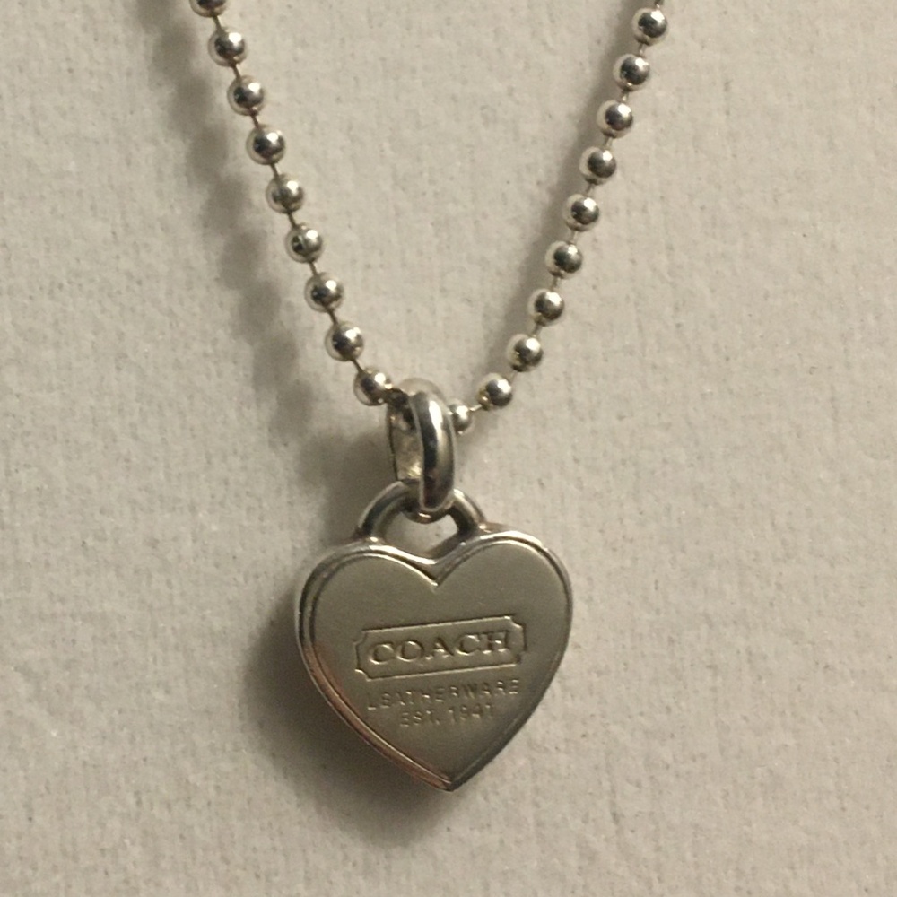 Coach | Signature Heart Pendant Short Necklace - Picture 2 of 4
